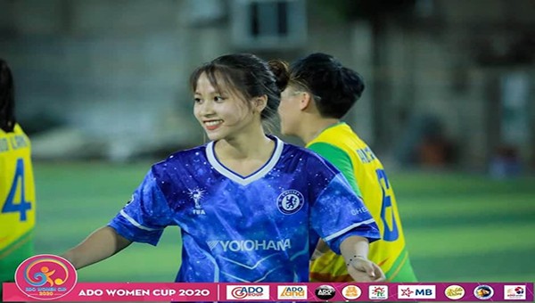 Thu Thảo FC Liên Kết luôn nở nụ cười mỗi khi ra sân