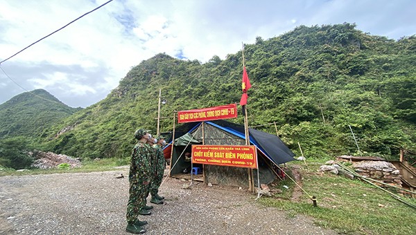 Hình ảnh xúc động, tưởng nhớ nguyên Tổng Bí thư Lê Khả Phiêu tại một chốt biên phòng nơi biên giới. Ảnh: BĐBP cung cấp