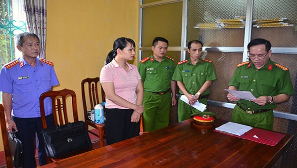 Công an tỉnh Tuyên Quang công bố các quyết định tố tụng với Nguyễn Thị Hà Phương về tội tham ô tài sản ngày 14/9.