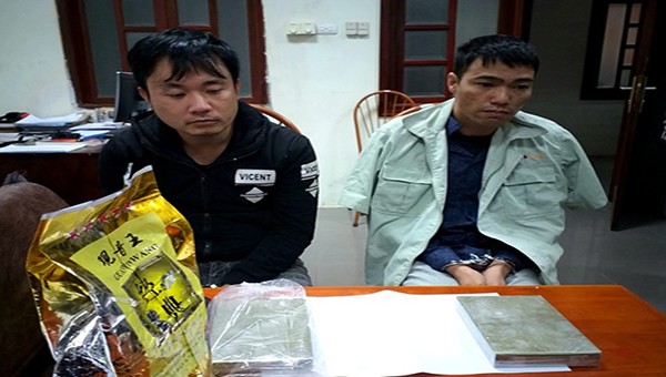 Nguyễn Trọng Phong và Trần Đình Mạnh bị bắt giữ cùng với số tang vật tại cơ quan điều tra