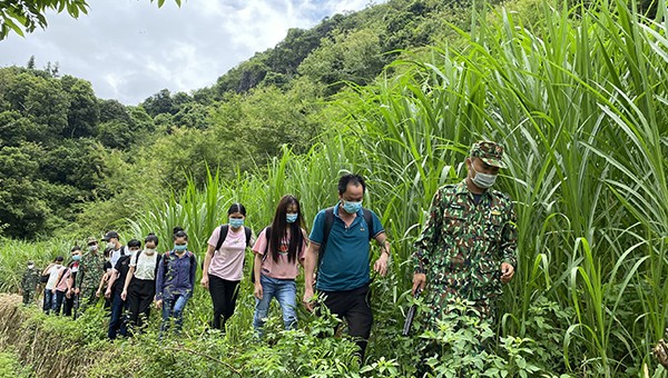 Đồn Biên phòng cửa khẩu Trà Lĩnh phát hiện 86 công dân Việt Nam nhập cảnh trái phép từ Trung Quốc vào Việt Nam.