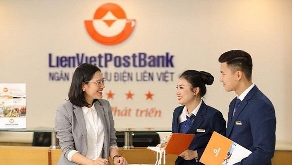 LiênVietPostbank hỗ trợ tiêm vaccine phòng COVID-19 cho nhân viên.