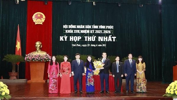 Lãnh đạo tỉnh Vĩnh Phúc chúc mừng bà Hoàng Thị Thúy Lan tái đắc cử Chủ tịch HĐND tỉnh Vĩnh Phúc nhiệm kỳ 2021-2026.