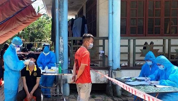 Ngành Y tế tỉnh Cao Bằng lấy mẫu xét nghiệm dịch COVID-19 đối với công dân tỉnh Cao Bằng trở về từ Bình Dương