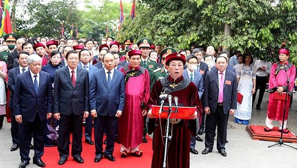 Chủ tịch UBND tỉnh Phú Thọ Bùi Văn Quang đã đọc Chúc văn tưởng niệm các Vua Hùng