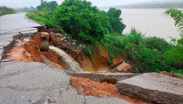 Mưa lớn gây sạt lỡ trên địa bàn xã Cấp Tiến, huyện Sơn Dương