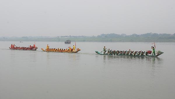 Lễ hội bơi chải xã Tứ Yên