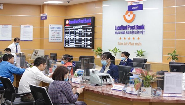 LienVietPostBank hỗ trợ giảm lãi suất cho vay lên tới 1%/năm đối với khách hàng doanh nghiệp.