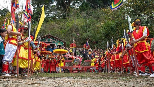 Nghi lễ rước sinh thực khí nam (Tàng thinh)