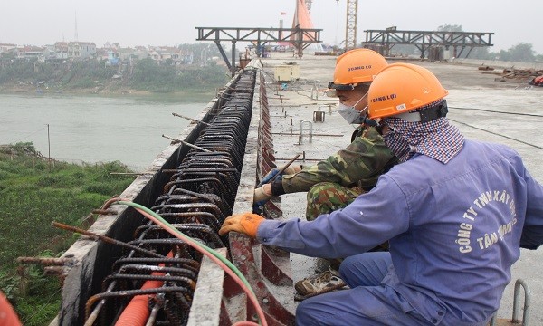 Cầu Vĩnh Phú là một trong những dự án trọng điểm của tỉnh Vĩnh Phúc