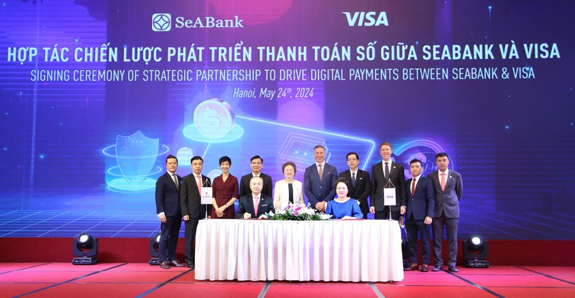 Ngân hàng TMCP Đông Nam Á (SeABank, mã chứng khoán SSB) và Tổ chức thẻ quốc tế Visa đã ký kết thỏa thuận Hợp tác chiến lược nhằm mang đến các giải pháp thanh toán số (Ảnh: Lê Hanh)