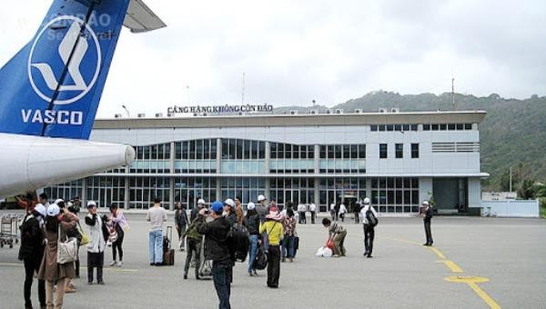 Cục Hàng không Việt Nam yêu cầu các hãng tuân thủ slot bay tới Côn Đảo.