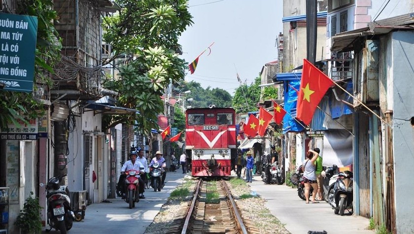 Những hành khách có vé đi các tàu vào các ngày tàu tạm dừng chạy sẽ được trả vé tại ga trước giờ tàu chạy và không mất phí trả vé (Hình minh họa).