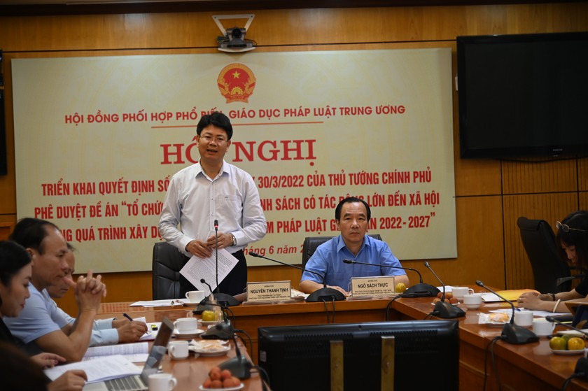 Thứ trưởng Nguyễn Thanh Tịnh, Phó Chủ tịch Hội đồng Phối hợp phổ biến, giáo dục pháp luật Trung ương phát biểu tại Hội nghị triển khai Đề án 407. (Ảnh: PV)