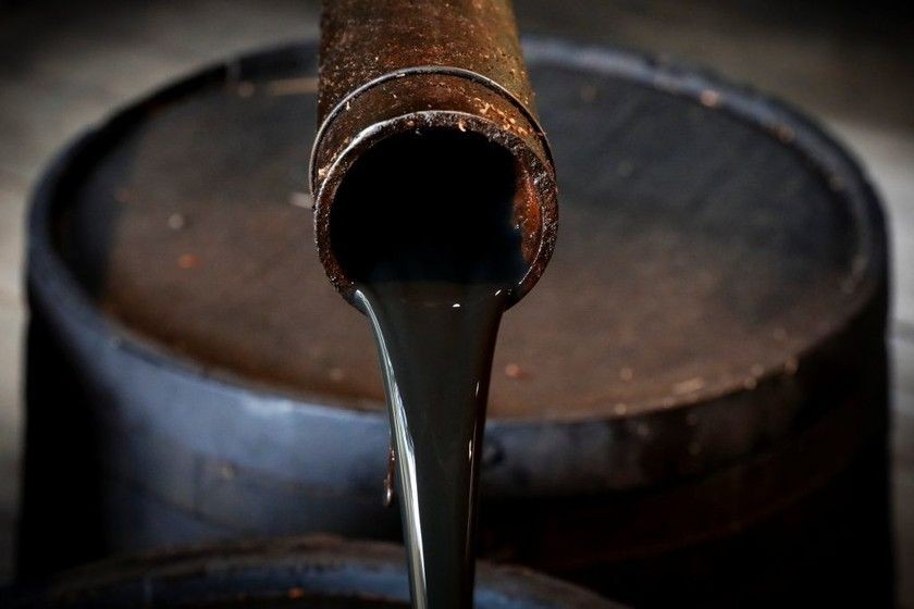 Giá dầu thô thế giới tiếp tục tăng cao.