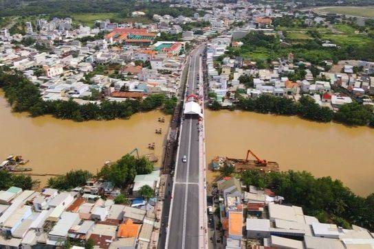 Cầu Long Kiểng mới bắc qua sông Phước Kiểng, nối hai xã Phước Kiển và Nhơn Đức (huyện Nhà Bè, TPHCM). (Ảnh: Tiền phong.