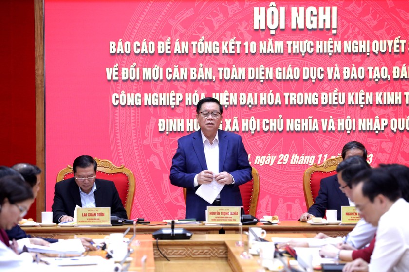 Trưởng ban Tuyên giáo Trung ương Nguyễn Trọng Nghĩa phát biểu kết luận Hội nghị. (Ảnh: TA).