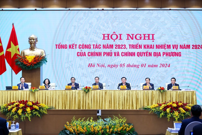 Các lãnh đạo Đảng, Nhà nước tham dự Hội nghị tổng kết công tác năm 2023, triển khai công tác năm 2024 của Chính phủ và chính quyền địa phương. (Nguồn ảnh: VGP/Nhật Bắc) 