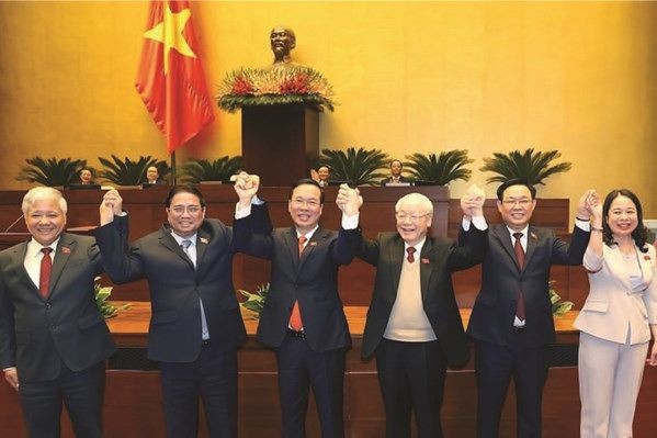 lTổng Bí thư Nguyễn Phú Trọng chụp ảnh cùng các đồng chí lãnh đạo Đảng, Nhà nước, MTTQ Việt Nam ngày 2/3/2023. (Ảnh: TTXVN)