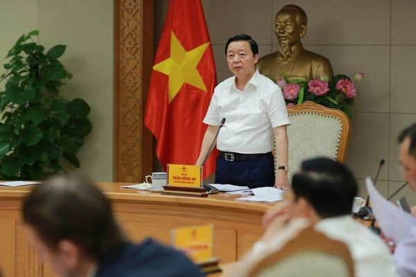 Phó Thủ tướng Trần Hồng Hà cho biết, cơ chế mua bán điện trực tiếp đã được xác định trong Luật Điện lực, là nền tảng tiến tới xây dựng thị trường điện cạnh tranh. (Ảnh: VGP).