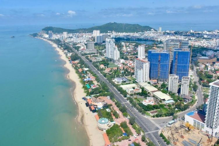 Bãi Sau, đường Thùy Vân, TP Vũng Tàu có bãi biển dài và đẹp, TP Vũng Tàu đang tích cực chỉnh trang đô thị tại tuyến đường Thùy Vân theo đúng quy hoạch. 