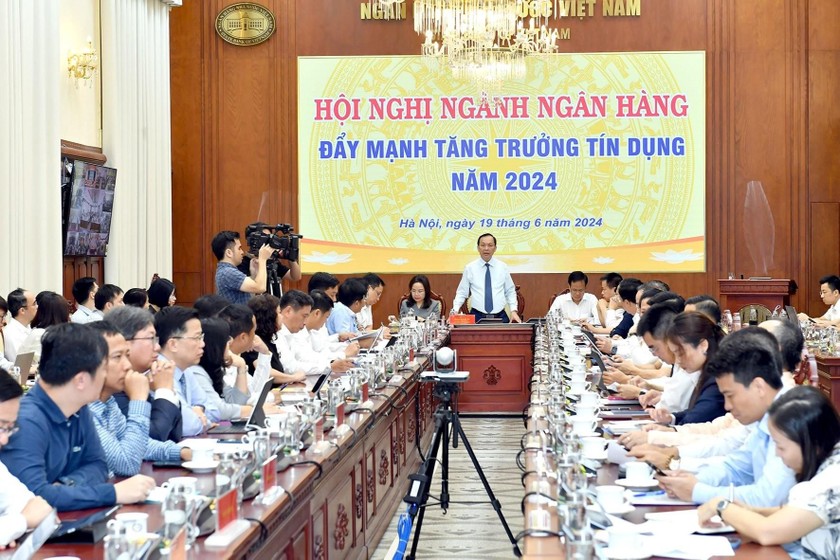 Hội nghị do Thống đốc NHNN Nguyễn Thị Hồng và Phó Thống đốc Thường trực Đào Minh Tú đồng chủ trì. (Ảnh: NHNN)