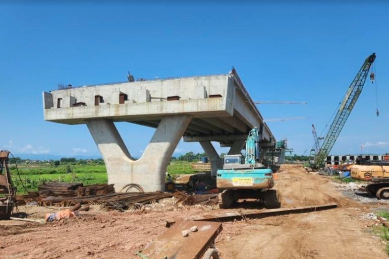 Các hạng mục khó ở cầu Thạch Hãn 1 (thuộc dự án đường ven biển kết nối hành lang kinh tế Đông - Tây tỉnh Quảng Trị) đã cơ bản xong, nhưng đường dẫn 2 đầu cầu gặp khó về giải phóng mặt bằng.