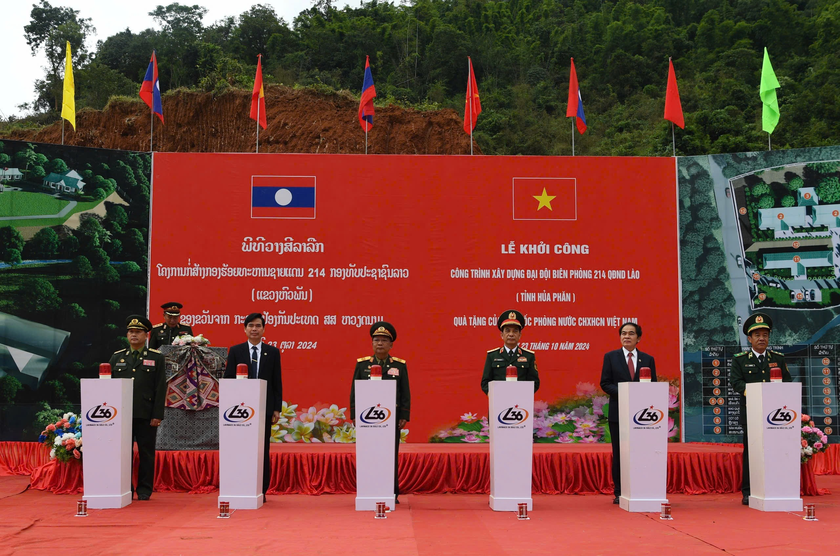 Khởi công công trình xây dựng Đại đội Biên phòng 214 QĐND Lào. (Ảnh: Trịnh Sơn)