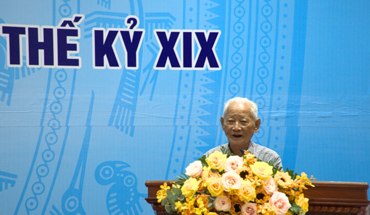 Đại biểu trình bày tham luận