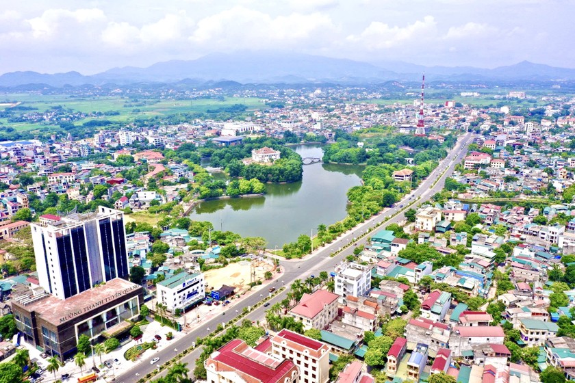 Một góc Thành phố Tuyên Quang nhìn từ trên cao (Ảnh: Lê Hanh)