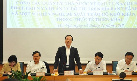 Bộ trưởng Bộ Xây dựng Phạm Hồng Hà phát biểu tại hội nghị,