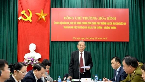 Phó Thủ tướng Thường trực Trương Hòa Bình phát biểu tại buổi làm việc.