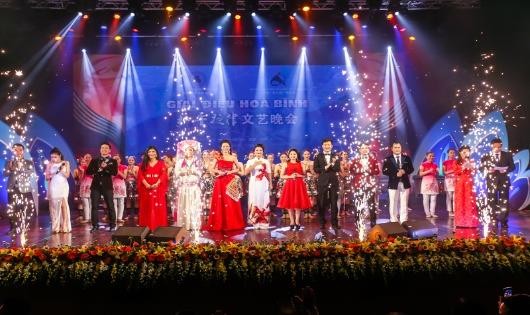 18 thí sinh và 3 nhóm nhạc tranh tài Chung kết 'Tiếng hát hữu nghị Việt- Trung'