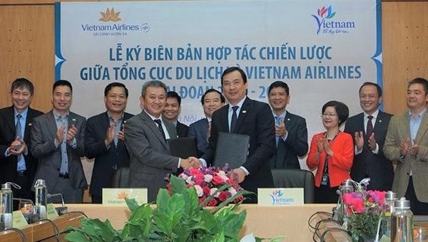 Vietnam Airlines ký kết Biên bản hợp tác chiến lược Tổng cục Du lịch