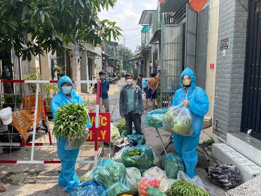 Những tấm lòng vàng của người dân Việt Nam trong đại dịch