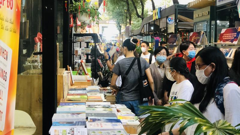 Khai xuân mãnh hổ - bùng nổ sách hay