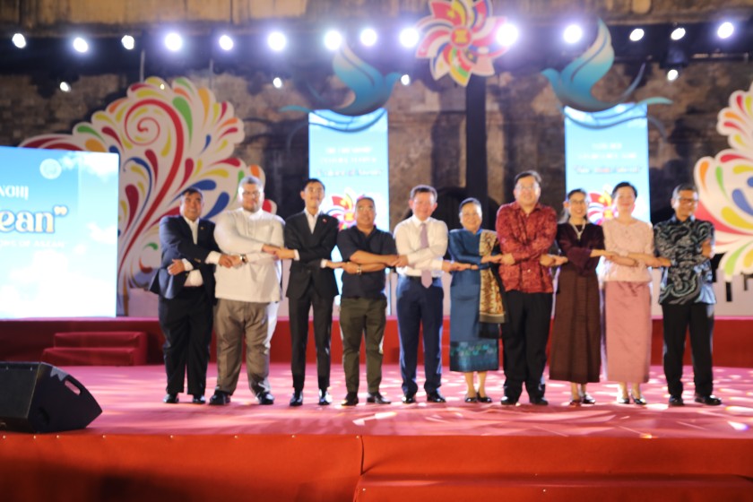 Đại diện các nước ASEAN tại &quot;Sắc màu ASEAN&quot;. (ảnh BTC)