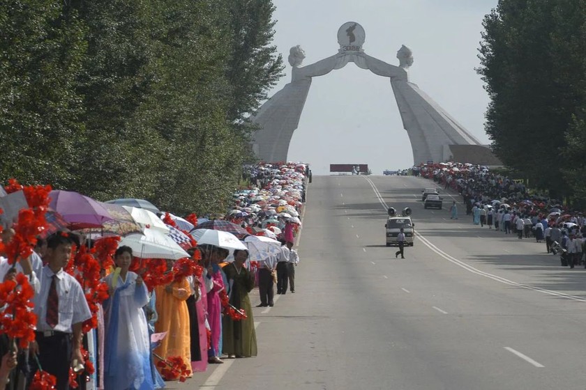 Tượng đài thống nhất ở thủ đô Bình Nhưỡng, Triều Tiên. Ảnh: Reuters.