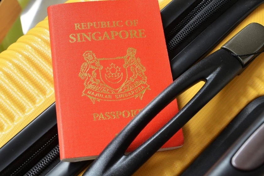 Hộ chiếu Singapore. Ảnh: Shutterstock.
