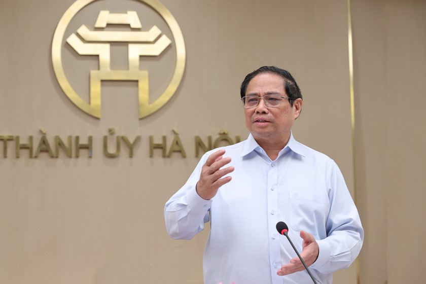 Thủ tướng nhấn mạnh 10 điểm sáng, kết quả nổi bật về tình hình phát triển kinh tế xã hội, triển khai các nhiệm vụ chính trị của Hà Nội những tháng đầu năm - Ảnh: VGP/Nhật Bắc