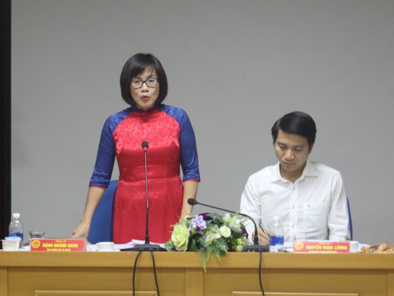 Thứ trưởng Bộ Tư pháp Đặng Hoàng Oanh phát biểu tại Hội thảo