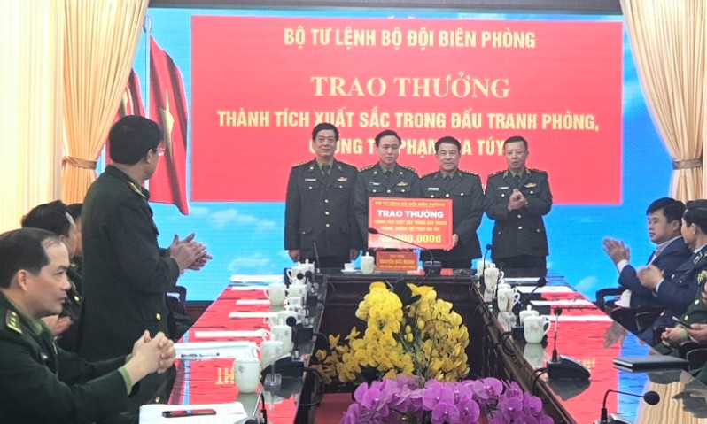  Bộ Tư lệnh Bộ đội Biên phòng trao thưởng "nóng" Ban chuyên án A1122 