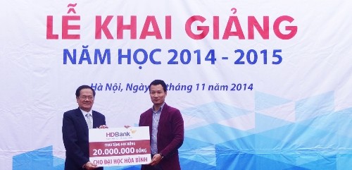 HDBank trao học bổng cho sinh viên