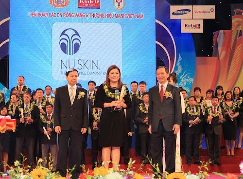 Nu Skin Việt Nam nhận giải thưởng Rồng Vàng