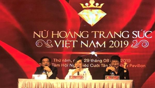 BTC buổi họp báo công bố cuộc thi “Nữ hoàng trang sức 2019”