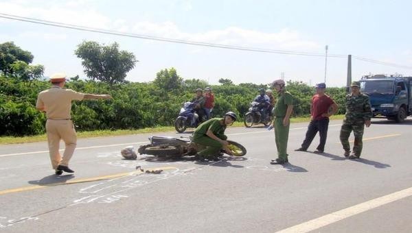 Hiện trường vụ tai nạn giao thông nghiêm trọng khiến một người tử vong