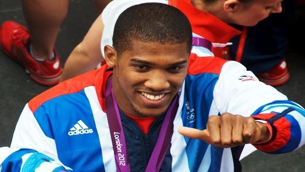 Anthony Joshua - “Võ sĩ 3 hiệp” chinh phục đỉnh cao quyền anh hạng nặng