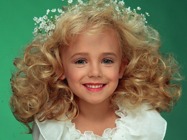 JonBenet Ramsey bị sát hại khi mới 6 tuổi 