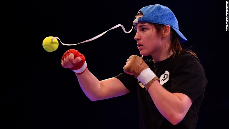 Nữ vô địch quyền anh thế giới Katie Taylor. 