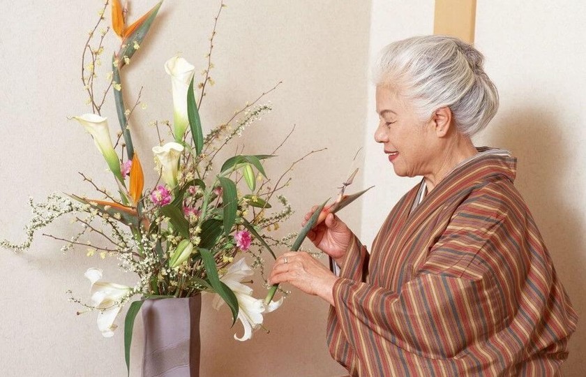 Kadō - “hoa đạo” còn được gọi là Ikebana. 